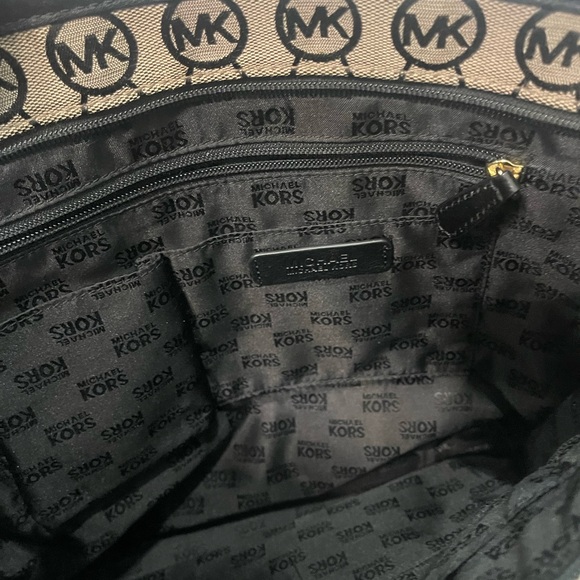 Authentic Large Michael Kors bag - Picture 7 of 16